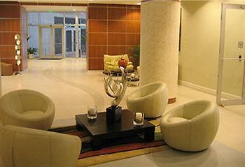 Opera Suites And Marina Дорел Экстерьер фото